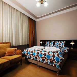 Station Hotel 34